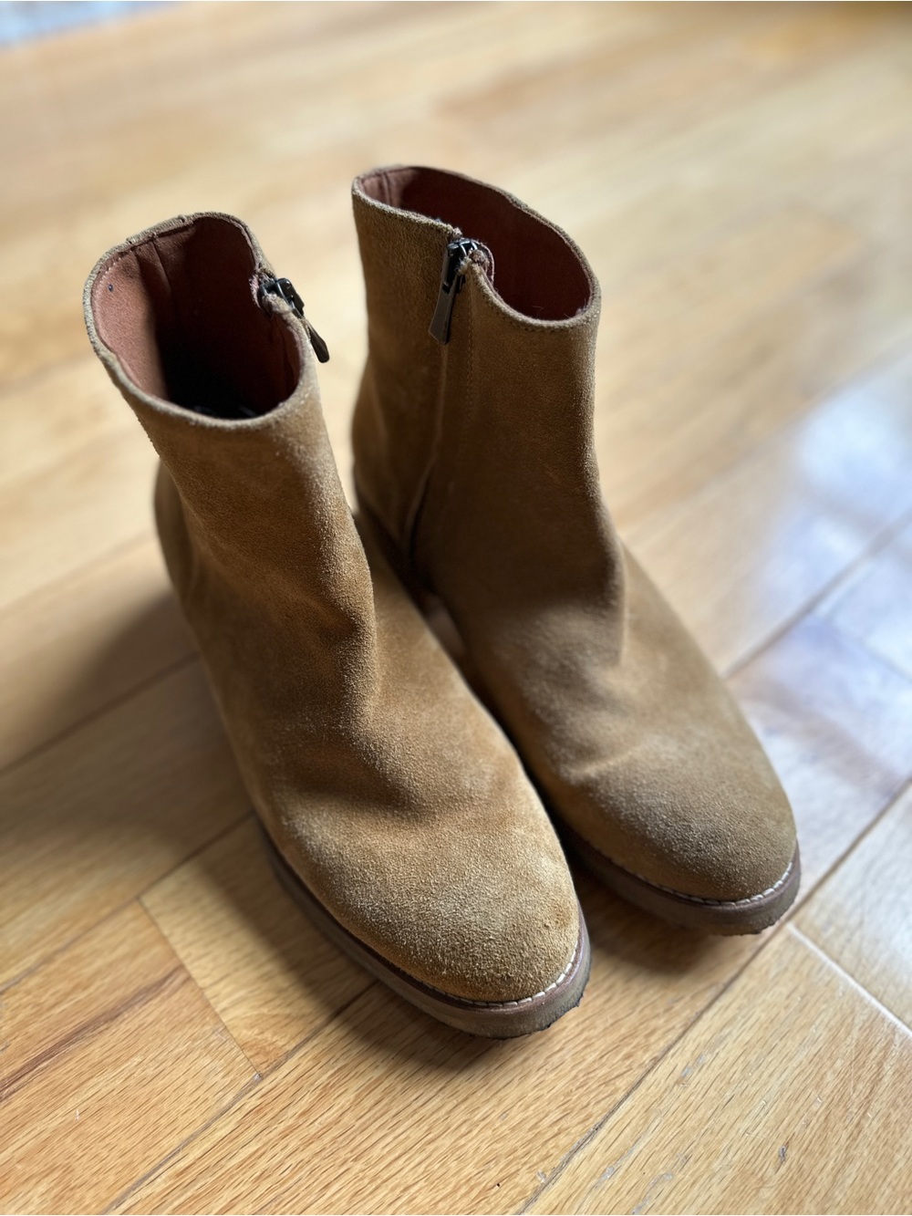 Clarks Gum-sole Suede Ankle Boots in Camel Brown Size 8